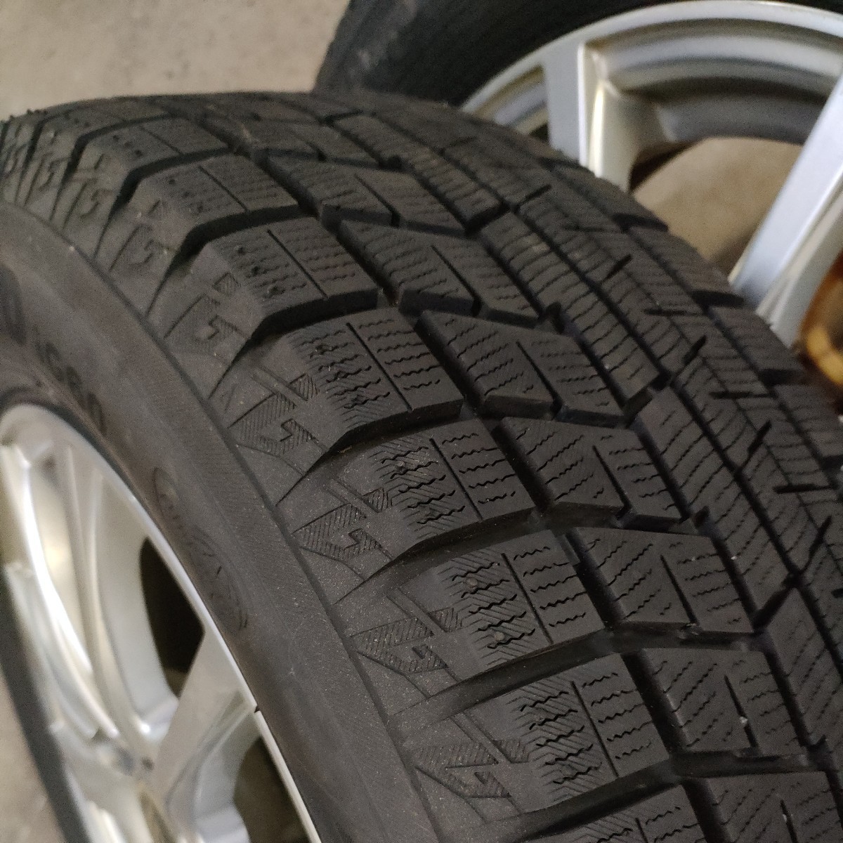 国産 バリ山 185/65R15 スタッドレス タイヤ ホイール 4本 15 5.5J ＋42 PCD100 4H 4穴 アイスガード ig60 22年製２本　21年製２本_画像7