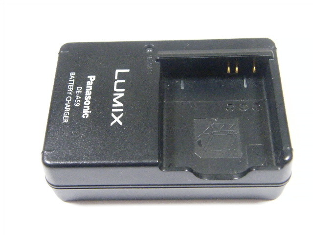 ◎ Panasonic LUMIX DE-A59 パナソニック バッテリー充電器_画像2