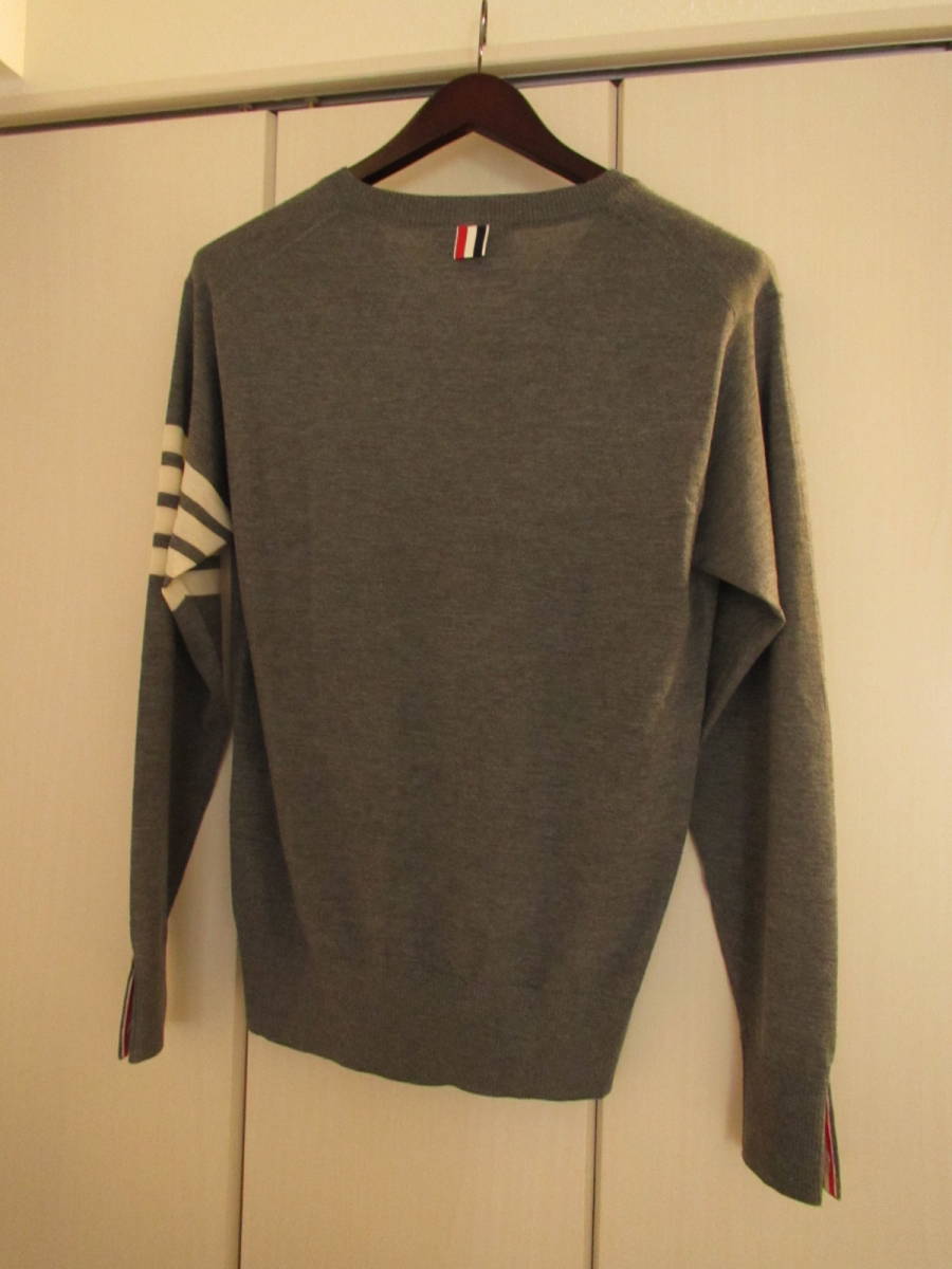■■ Thom Browne / トムブラウン fine merino wool V-neck　Vネックセーター　グレー　size2　正規品 ■■_画像3