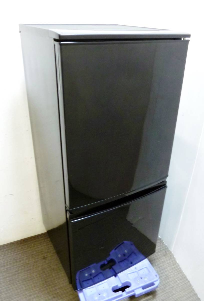 SHARP　2ドア　冷蔵庫　SJ-D14B-B　137L　ドア付け替え可能　動作良好　ブラック　耐熱100度のトップテーブル　シャープ　有名メーカー品_画像1