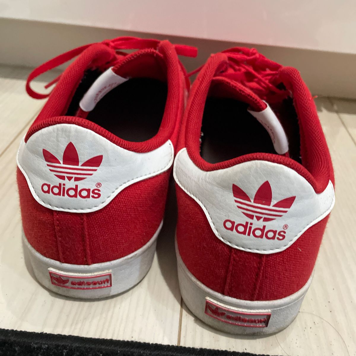 adidas アディダス スニーカー