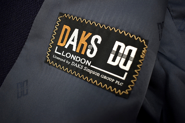 L-2128★送料無料★美品★DAKS LONDON ダックス ロンドン★秋冬 圧縮ウール 日本製 ネイビー紺ブレザー ダブル テーラードジャケット 94AB4_画像8