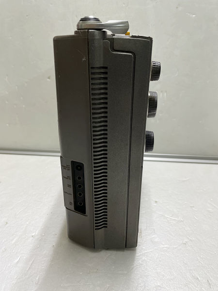 ☆【ジャンク品】SONY ICF-5900 スカイセンサー BCLラジオ ☆_画像4