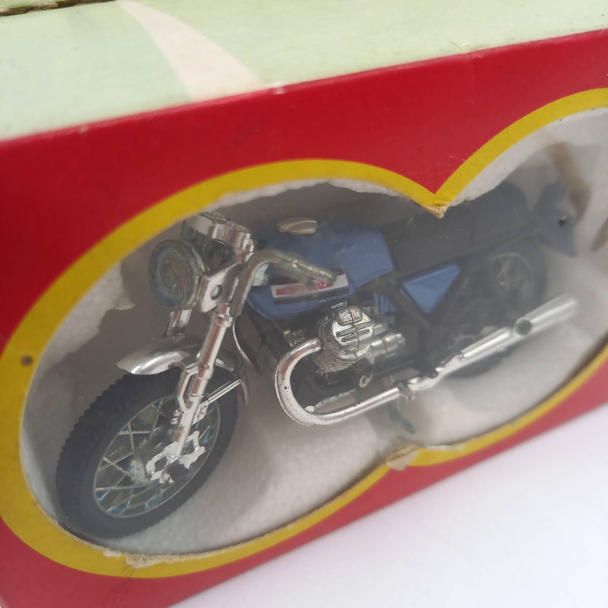 Polistil ポリスティル バイク MOTO GUZZI V7 SPORT 750cc モトグッチ 箱付 1/24 イタリア製 ミニカー オートバイ 【2856-2】_画像5