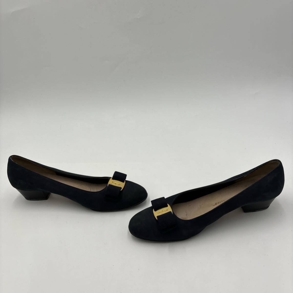 E ＊ イタリア製 '高級婦人靴' Salvatore Ferragamo サルヴァトーレフェラガモ 本革 ヴァラリボン ヒール / パンプス 7.5C 24.5cm_画像4