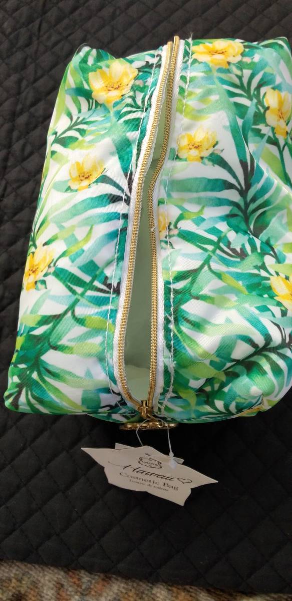 【人気】Hawaii Cosmetic Bag（白地に花柄）（送料込）の画像1