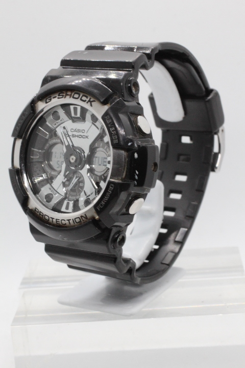 【CASIO】G-SHOCK ANALOG-DIGITAL GA-200BW-1AJF 20BAR 中古品時計 23.11.26の画像4