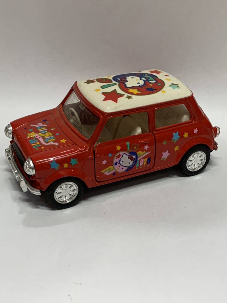 HelloKitty キティちゃん MINI ミニクーパー プルバックカー 赤×白 ラッピングカー ヴィンテージ ミニカー ハローキティ 1976_画像1
