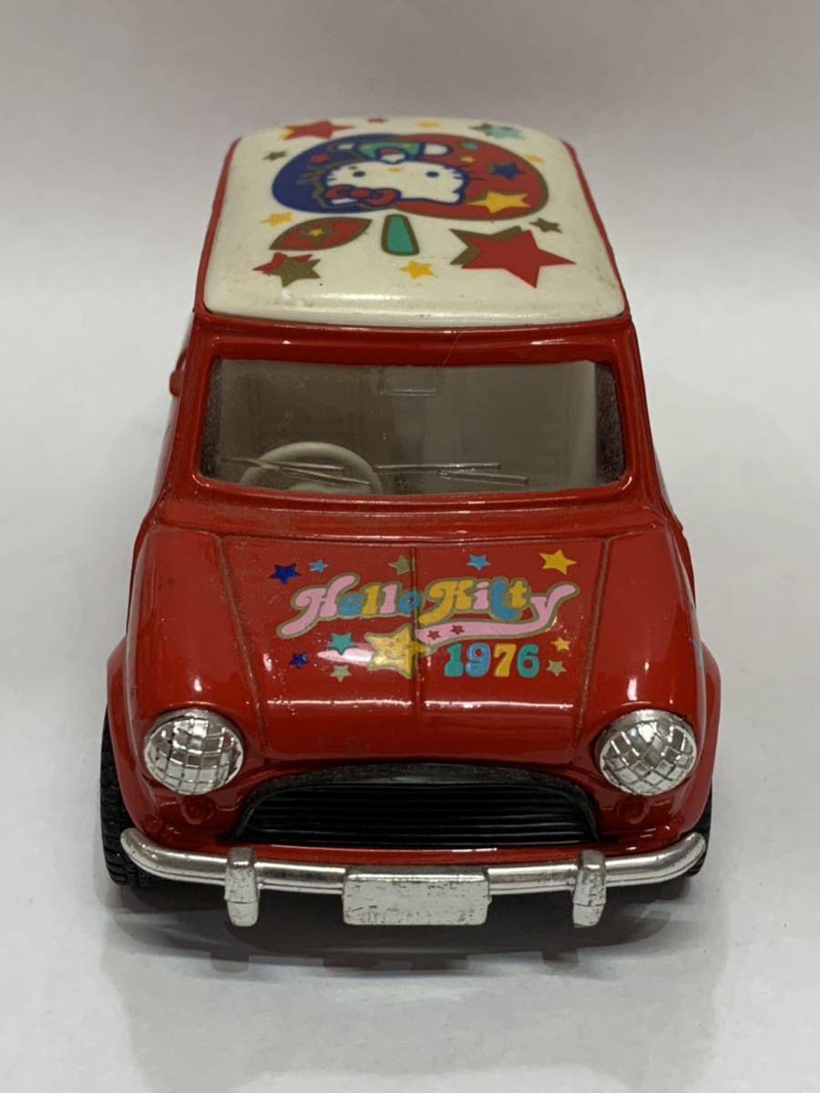 HelloKitty キティちゃん MINI ミニクーパー プルバックカー 赤×白 ラッピングカー ヴィンテージ ミニカー ハローキティ 1976_画像2