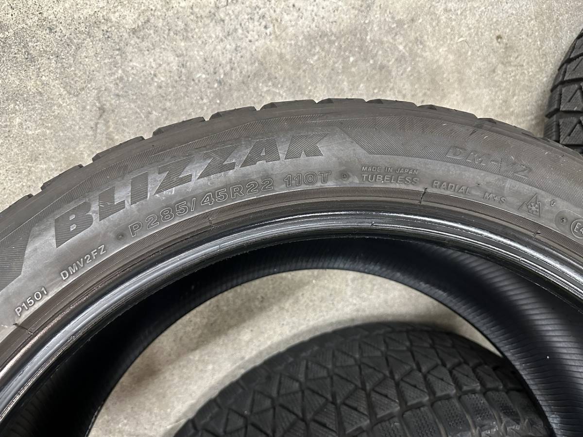 【在庫処分につき特別価格】BRIDGESTONE ブリジストン BLIZZAK DM-V2 STUDLESS ２８５/45R22 スタッドレスタイヤ４本セット エスカレード _画像3