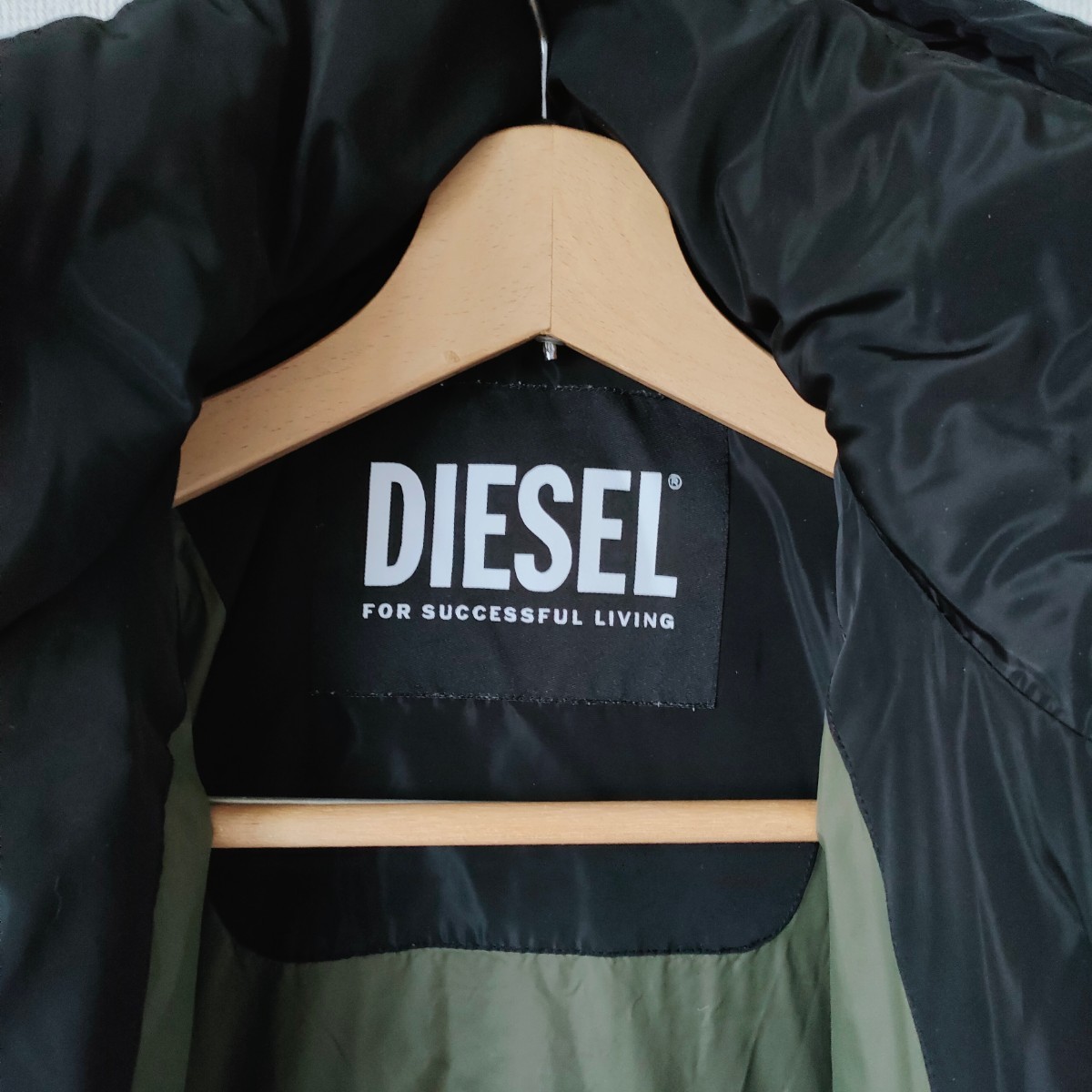 DIESEL 中綿ポリエステル　フード付　ダウンジャケット　ブラック_画像6