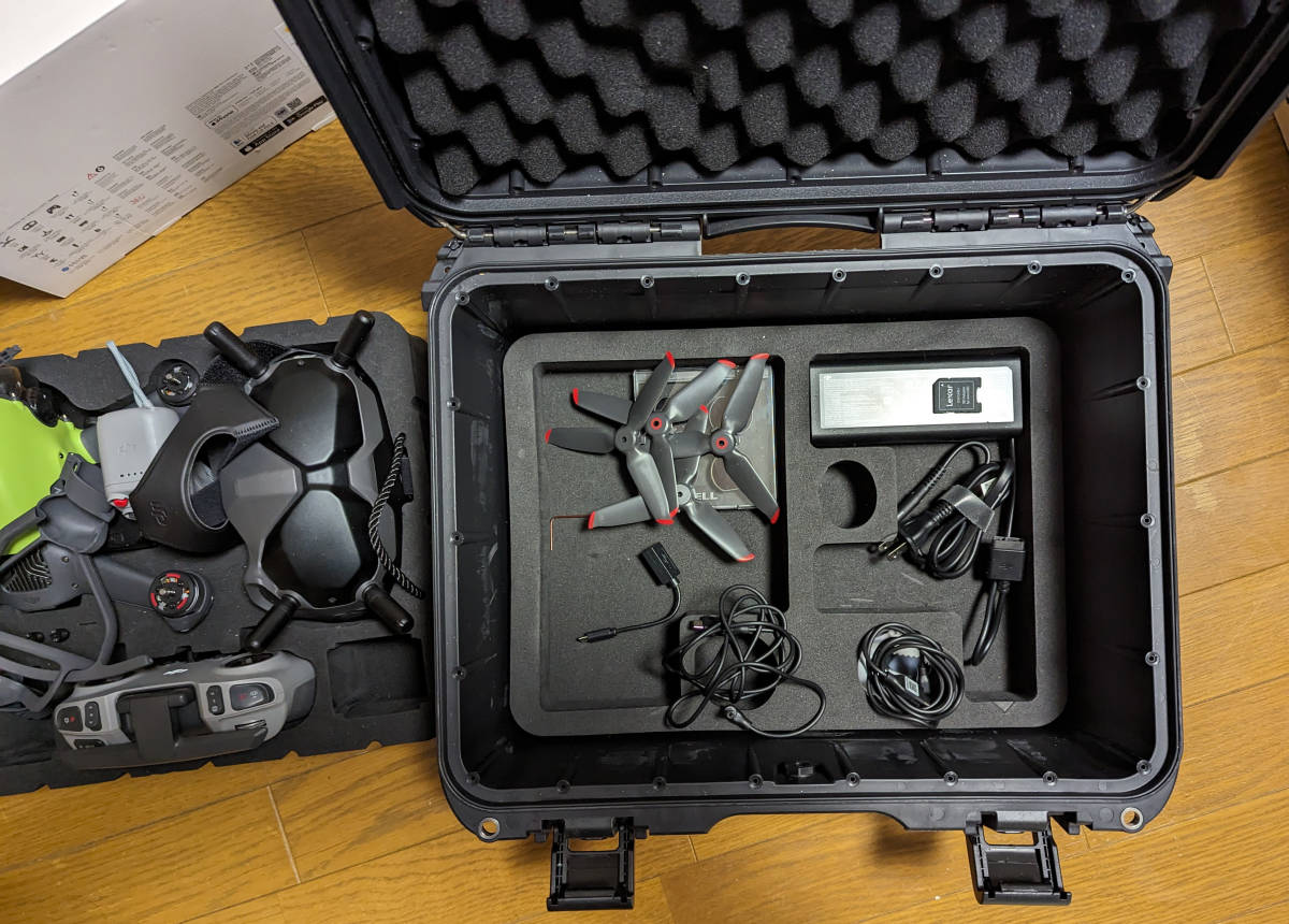 ★ほぼ新品美品★DJI FPV FLY COMBO ドローン（箱付き）★ハードケース付き★モーションコントローラー付★おまけ多数_画像2