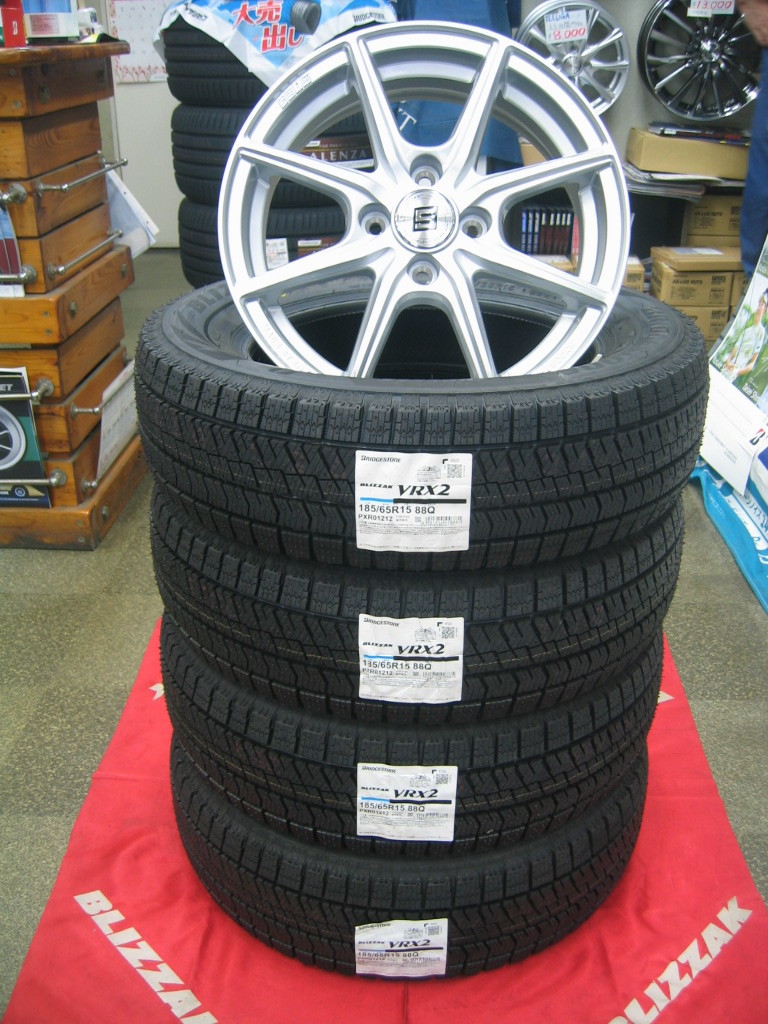 ブリヂストン 国産 スタッドレス ブリザック VRX2 185/65R15 185/65-15 ＆ アルミホイール 新品 4本 即納 送料無料 ノート、アクア、デミオ_台数限定販売になります。