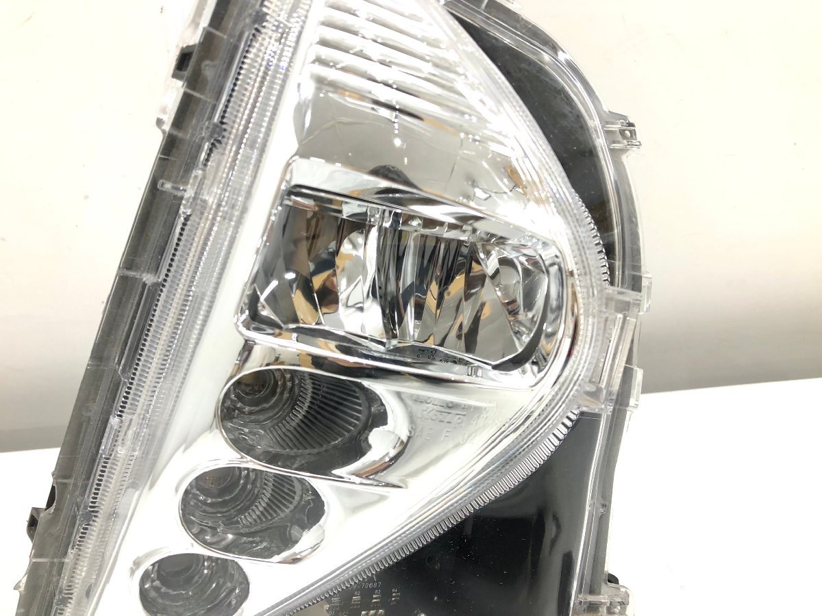 トヨタ プリウス ZVW50 前期 純正 フォグランプ 右 LED KOITO47-83（75A-33ｍ）_画像4