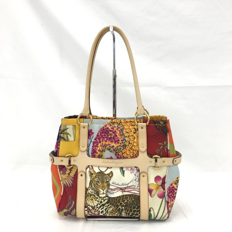 Salvatore Ferragamo サルヴァトーレフェラガモ バッグ 花 猫 鳥 AF-21 6407【BKAE6092】_画像1