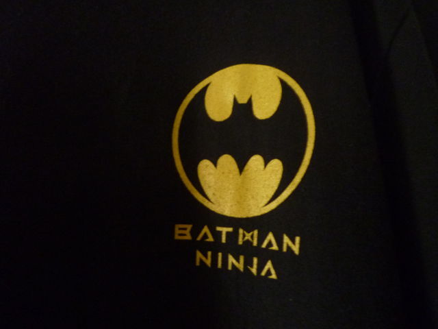 即決ニンジャバットマンTシャツBATMAN NINJA劇場オリジナルグッズTRUSSトラスブラック黒プリント久正人和柄 メンズ半袖L風忍者ロゴ男女共用_画像6