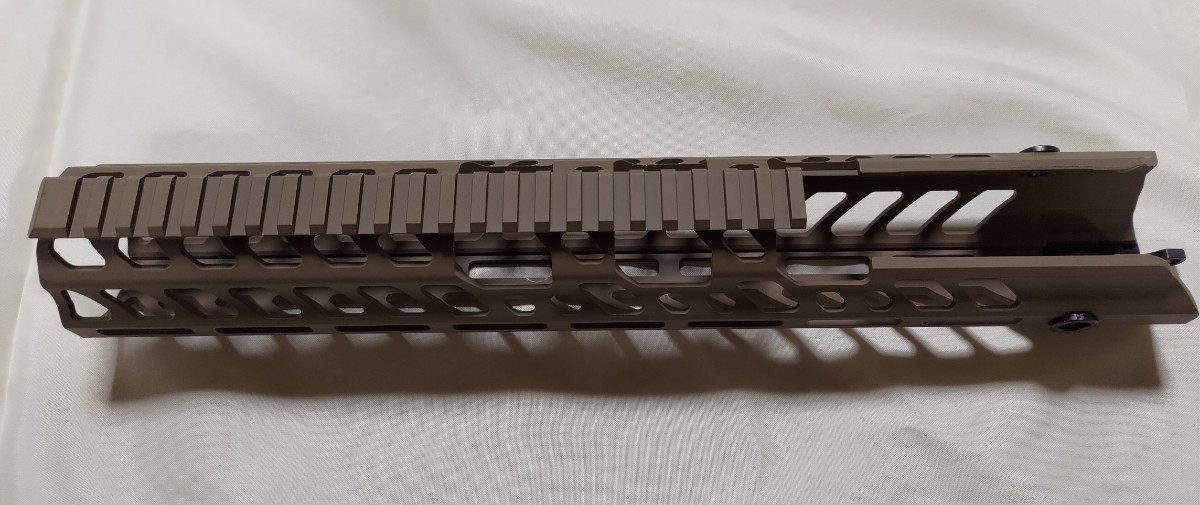 SIG SAUER HANDGUARD SIG MCX ALUMINUM SUPPRESSOR COMPATIBLE DMR-16 IN FDE シグ　実物ハンドガード１６インチ_画像3