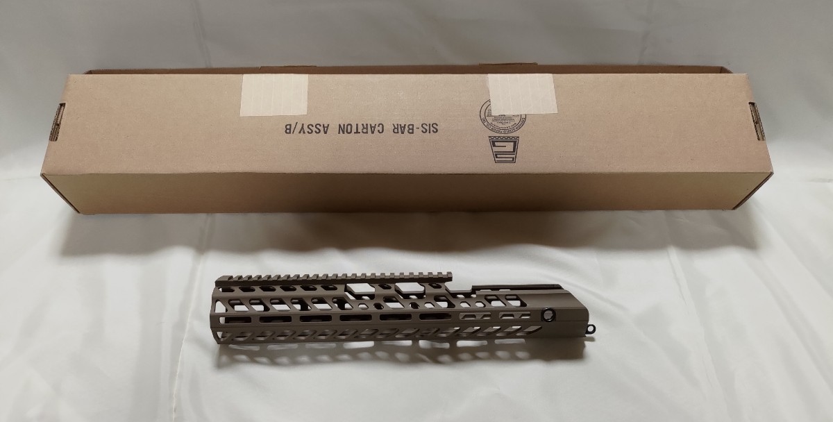 SIG SAUER HANDGUARD SIG MCX ALUMINUM SUPPRESSOR COMPATIBLE DMR-16 IN FDE シグ　実物ハンドガード１６インチ_画像1