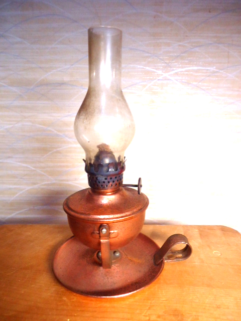 小型のランプ　掛け・置き兼用　持ち手付きの小型タイプ　灯油のランプ_画像1