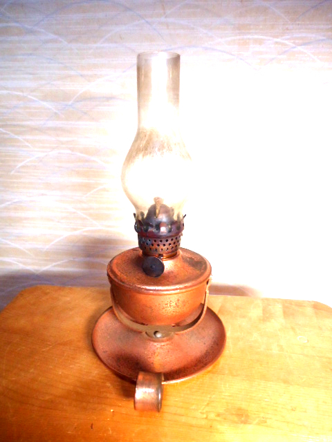 小型のランプ　掛け・置き兼用　持ち手付きの小型タイプ　灯油のランプ_画像2