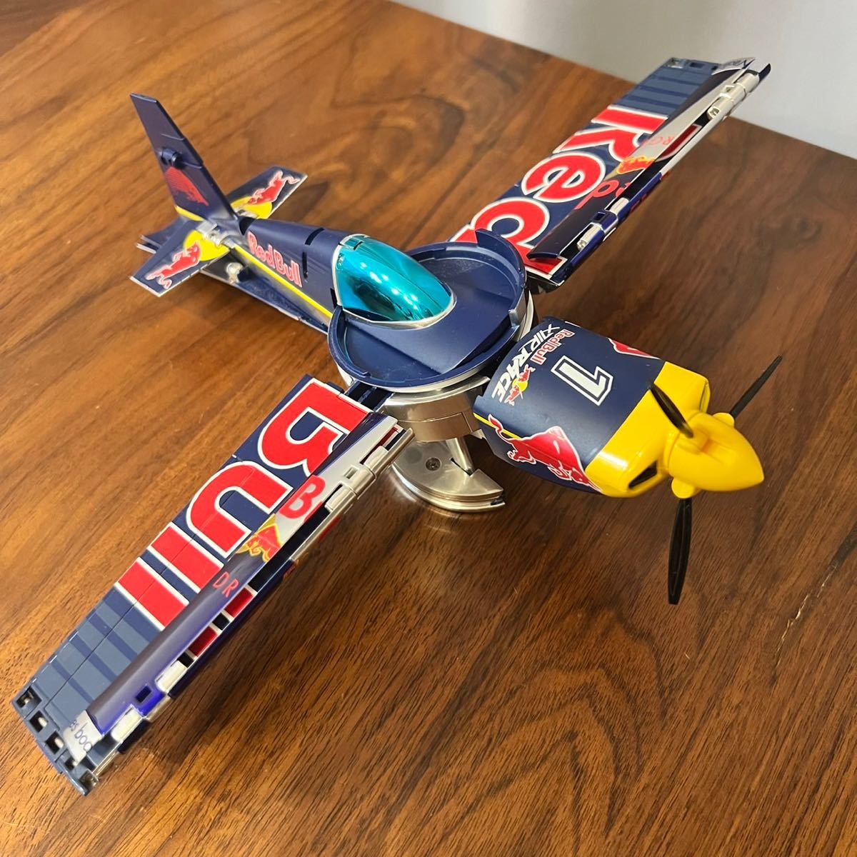 【即決】完売品 Red Bull Air Race transforming planeレッドブル トランスフォーミング プレーン　変形 グッドスマイルカンパニー 飛行機_画像3