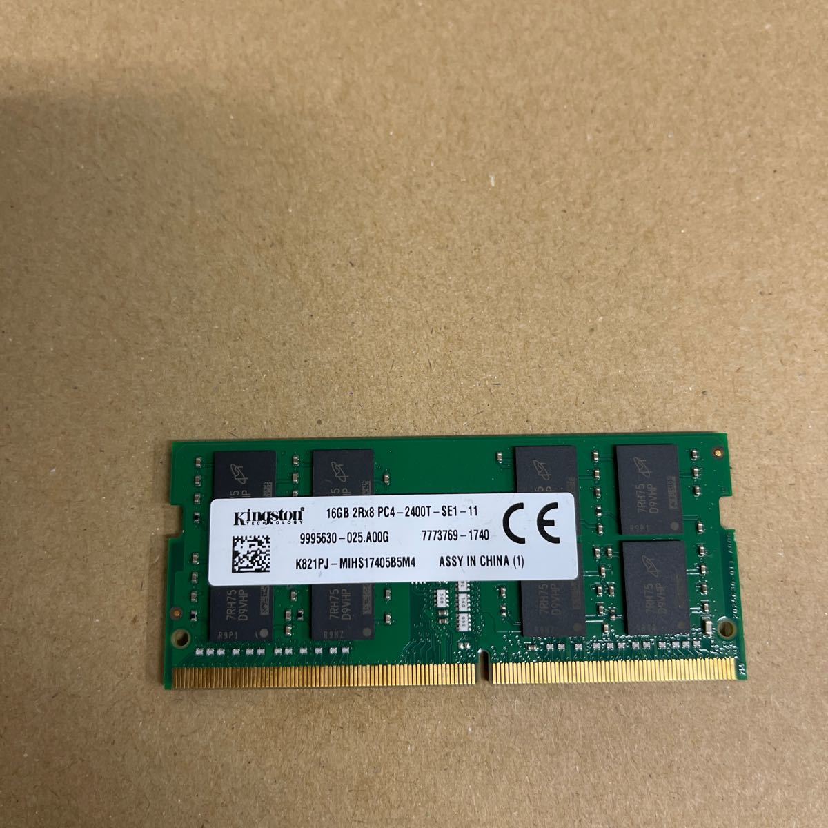D40 Kingston ノートPcメモリ　16GB 2Rx8 PC4-2400T 1枚 _画像1