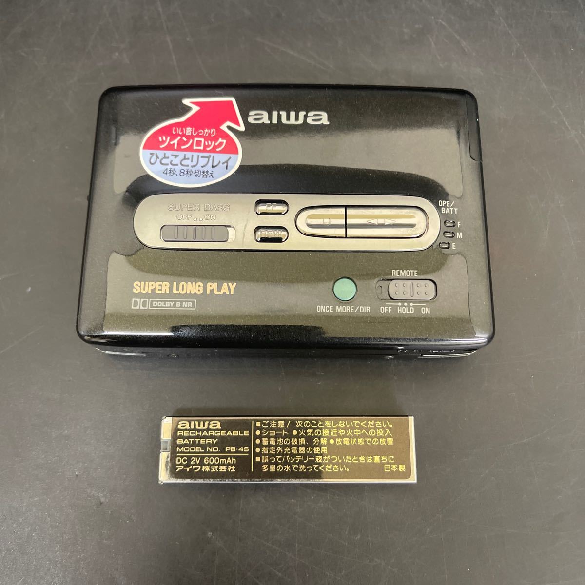 Y11101342 aiwa/アイワ ポータブルカセットプレーヤー HS-PX530 本体 未確認 中古 ジャンク_画像2