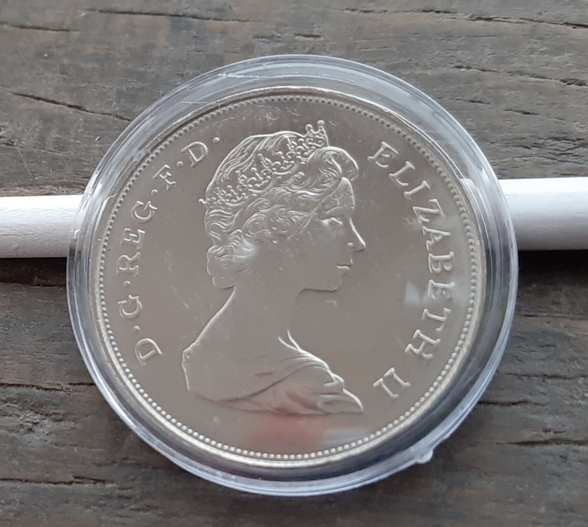 英国 イギリス 1981年 ブリティッシュ クラウン コイン 5シリング カプセル付き28g 39mm 美品です 本物 Charles & Diana の画像5