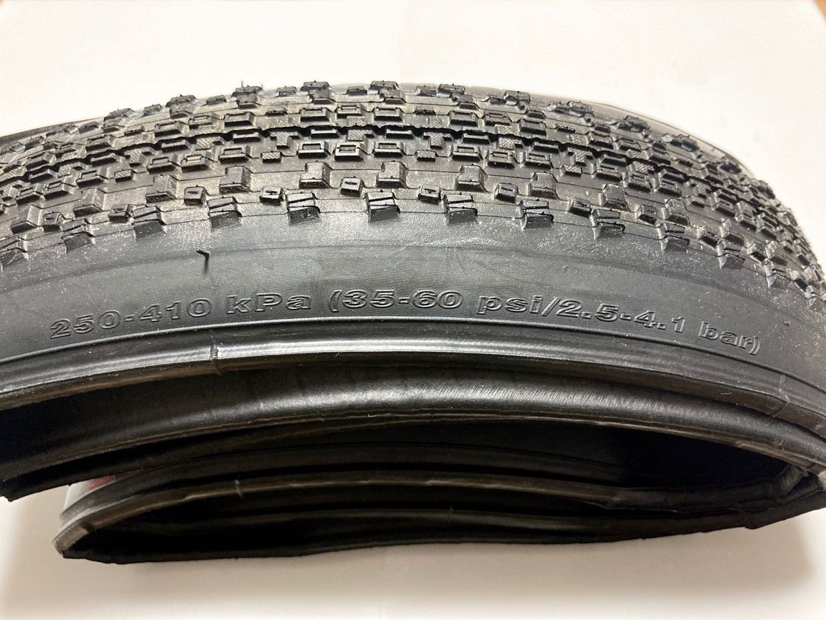 新品【MAXXIS】Rambler 700×38c 398g TLレディ