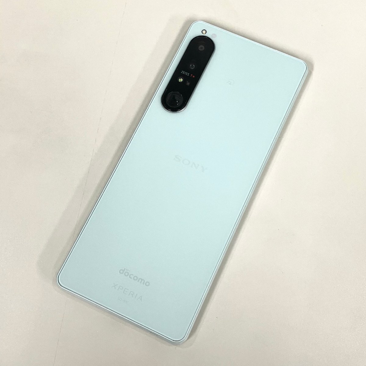 【送料無料 中古】SIMフリー SONY Xperia 1 IV SO-51C アイスホワイト 赤ロム保証 docomo版【京都駅前】_画像3