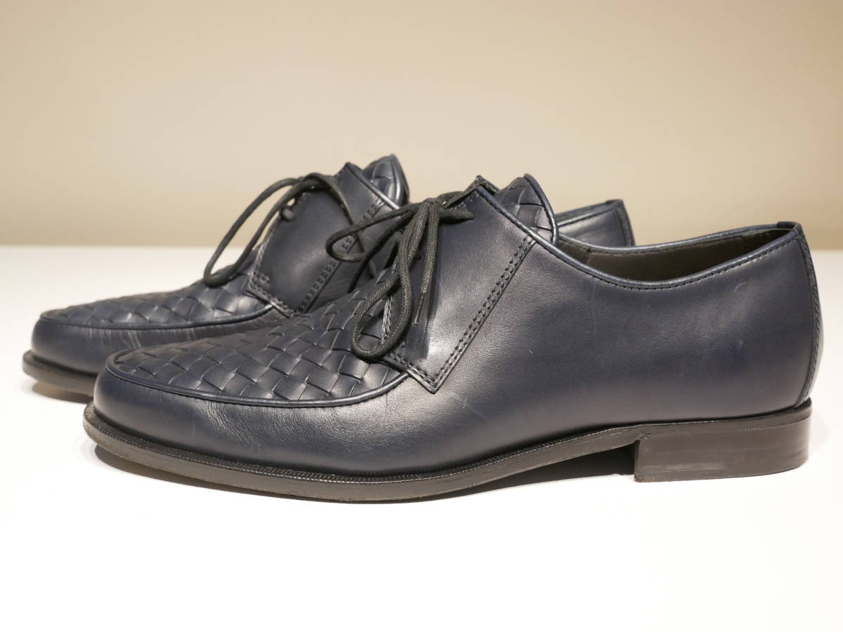 SALE!! 『貴重!! BOTTEGA VENETA 革靴(編み込み) ネイビー 元箱 SALE!! 『貴重!! BOTTEGA VENETA 革靴(編み込み) ネイビー 元箱
