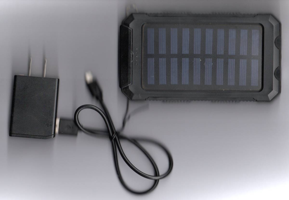 モバイルバッテリー・ソーラーチャージャー　磁気研究所　8000mAh 2USB+LEDライト　【送料無料】_画像1
