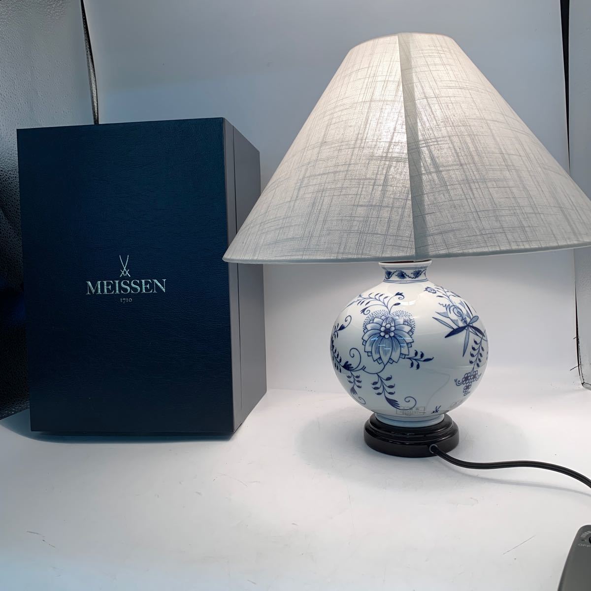 5-11-22□ Meissen マイセンブルーオニオンテーブルランプ共箱 5-11-22□ Meissen マイセンブルーオニオンテーブルランプ共箱