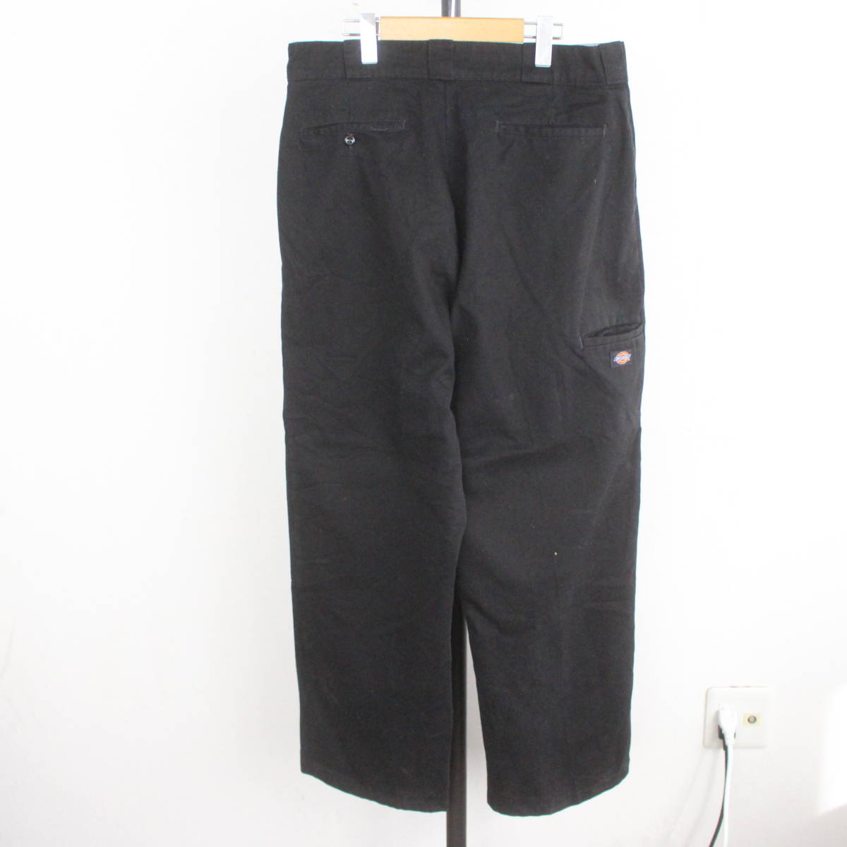 I779 2000年代製 Dickies ワークパンツ■00s 表記サイズW34インチ ブラック ダブルニー ディッキーズ 無地 シンプル 古着 古着卸 90s_画像2