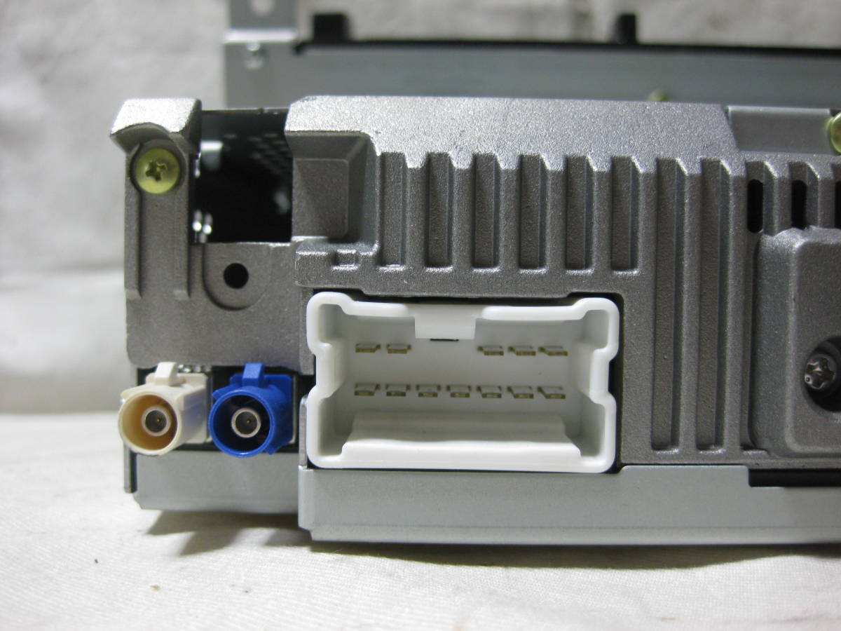 M-4411　RENAULT　ルノー　LAN5210WR2　フロント USB　カーオーディオ　未チェック品_画像6