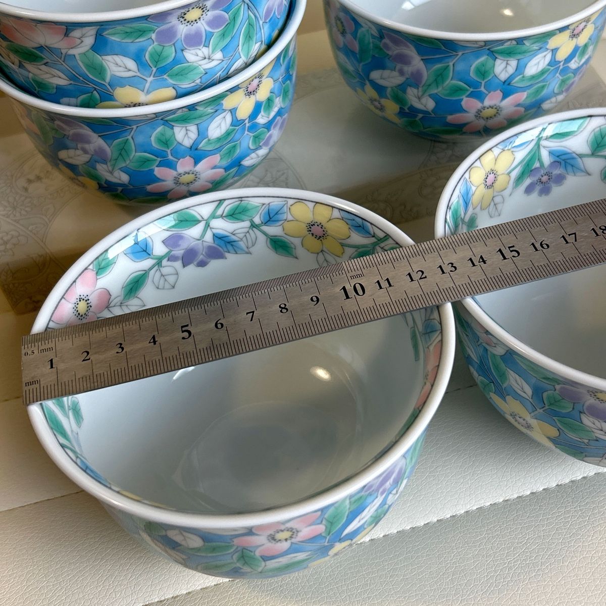前畑陶器 庫山窯 どんぶり揃 5枚セット 色絵 ミニ丼ぶり 花唐草 前畑陶器 庫山窯 どんぶり揃 5枚セット 色絵 ミニ丼ぶり 花唐草