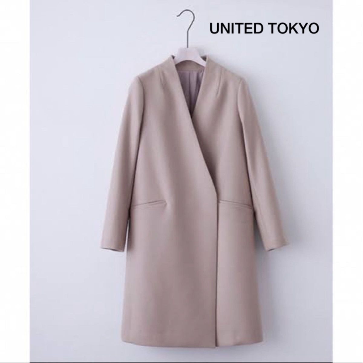 UNITED TOKYO Vネック ノーカラーコート ベージュ レディース ノー