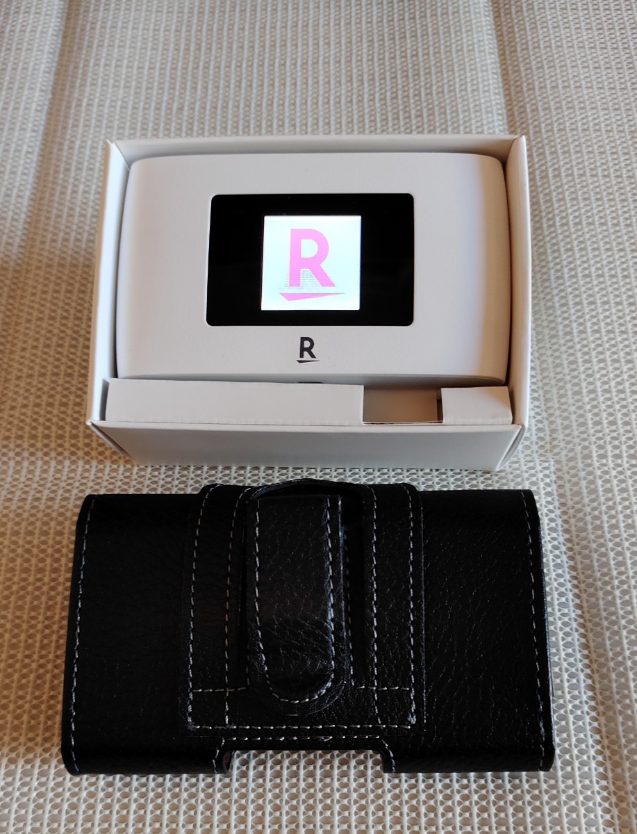Rakuten WiFi Pocket ２B　ケース付き_画像2