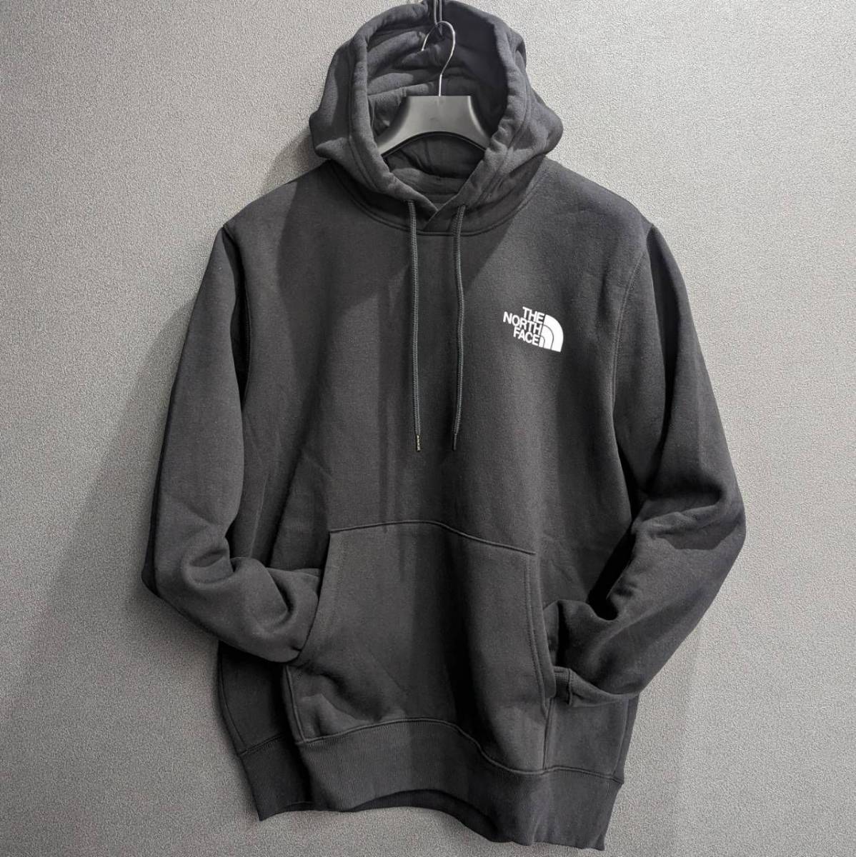 再入荷!!1点のみ【日本未発売】THE NORTH FACE ノースフェイス パーカー 黒 フーディー スウェット アメリカ US限定 レディース 迷彩