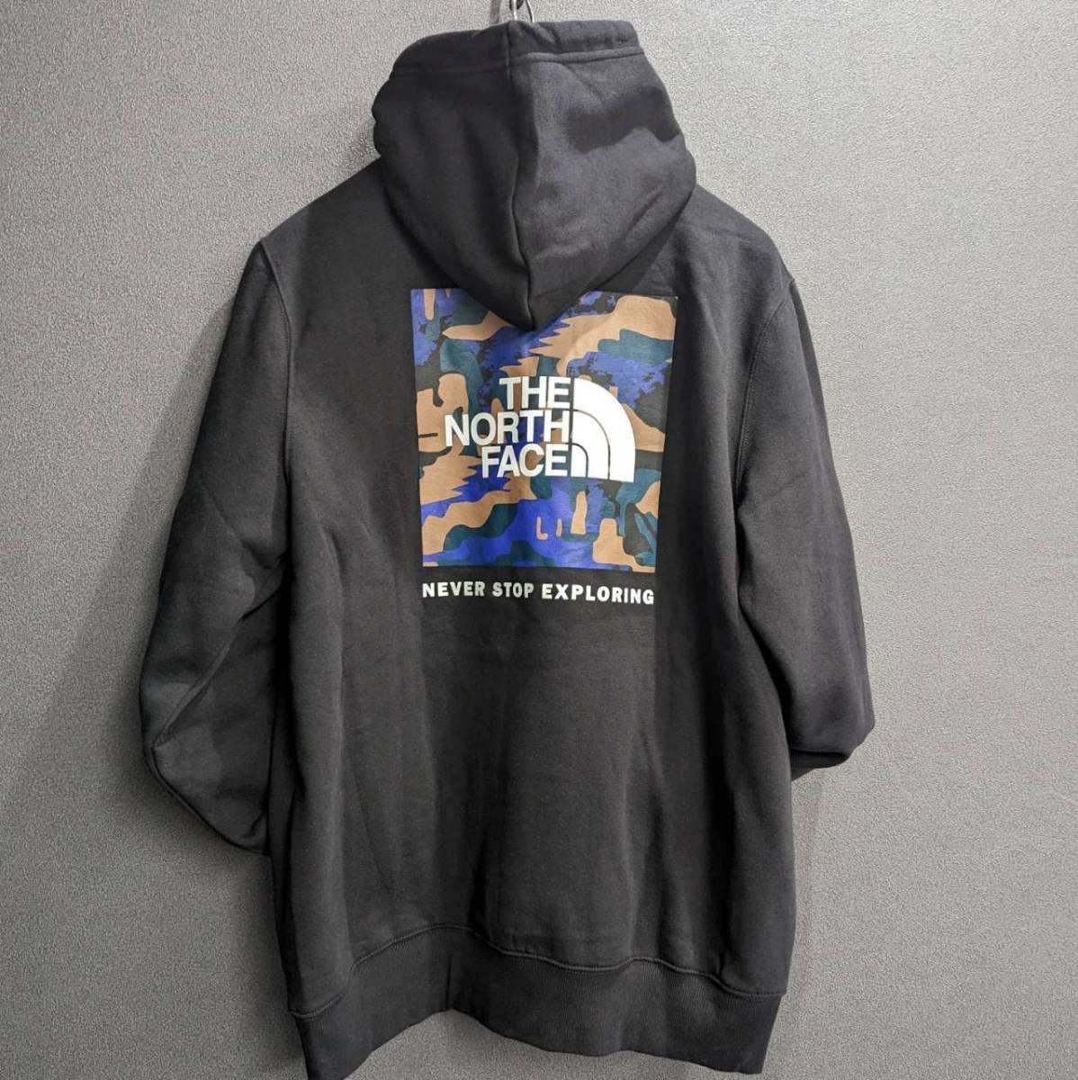 再入荷!!1点のみ【日本未発売】THE NORTH FACE ノースフェイス パーカー 黒 フーディー スウェット アメリカ US限定 レディース 迷彩