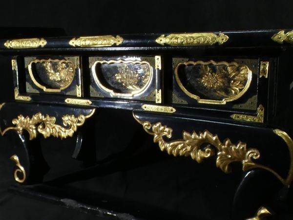 c1114 仏教美術 経机 黒漆 金金具 経机 寺院 写経机 仏閣 仏教 c1114 仏教美術 経机 黒漆 金金具 経机 寺院 写経机 仏閣 仏教