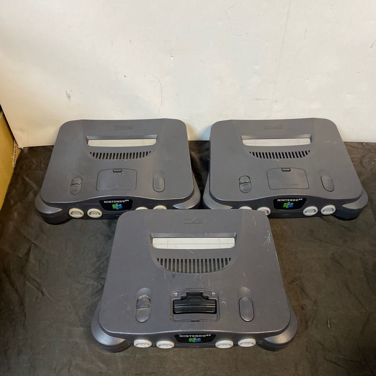 ニンテンドウ64本体 3体セット ターミネーターパック付き 動作未確認 NINTENDO64 N64_画像1