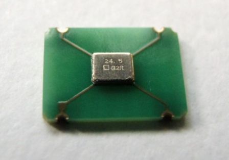 [単品] 京セラ 水晶発振器 KC7050K 24.576MHz ★±50PPM 高音質！_画像1