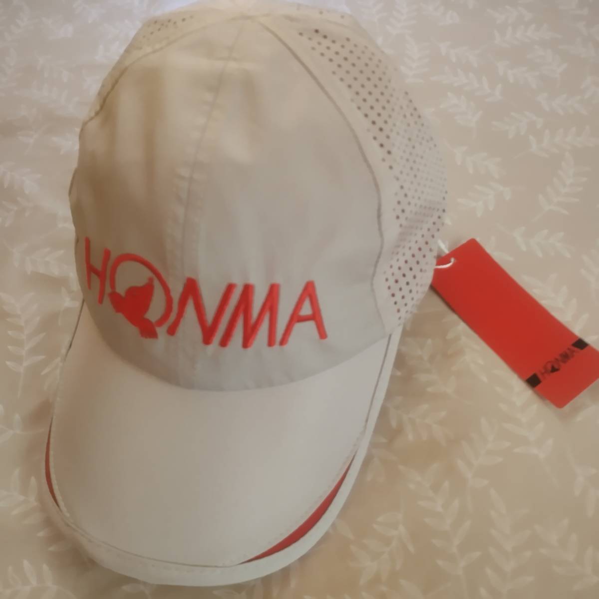 未使用品　ホンマ　HONMA　キャップ　マジックテープ　やや光沢 グレー/レッド　軽量約54g　裏メッシュ生地　蒸れにくい _画像1