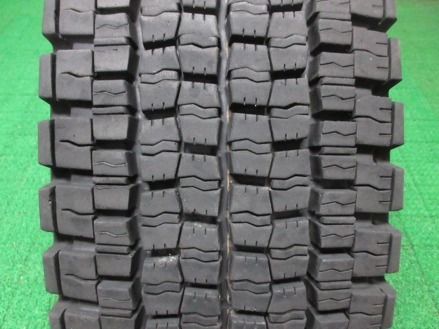 Y539【送料無料】225/80R17.5 123/122 超溝高 8.5分山 スタッドレス DECTES SP001 22年製 6本 激安 中型 4トン トラック キャンター エルフ_画像6