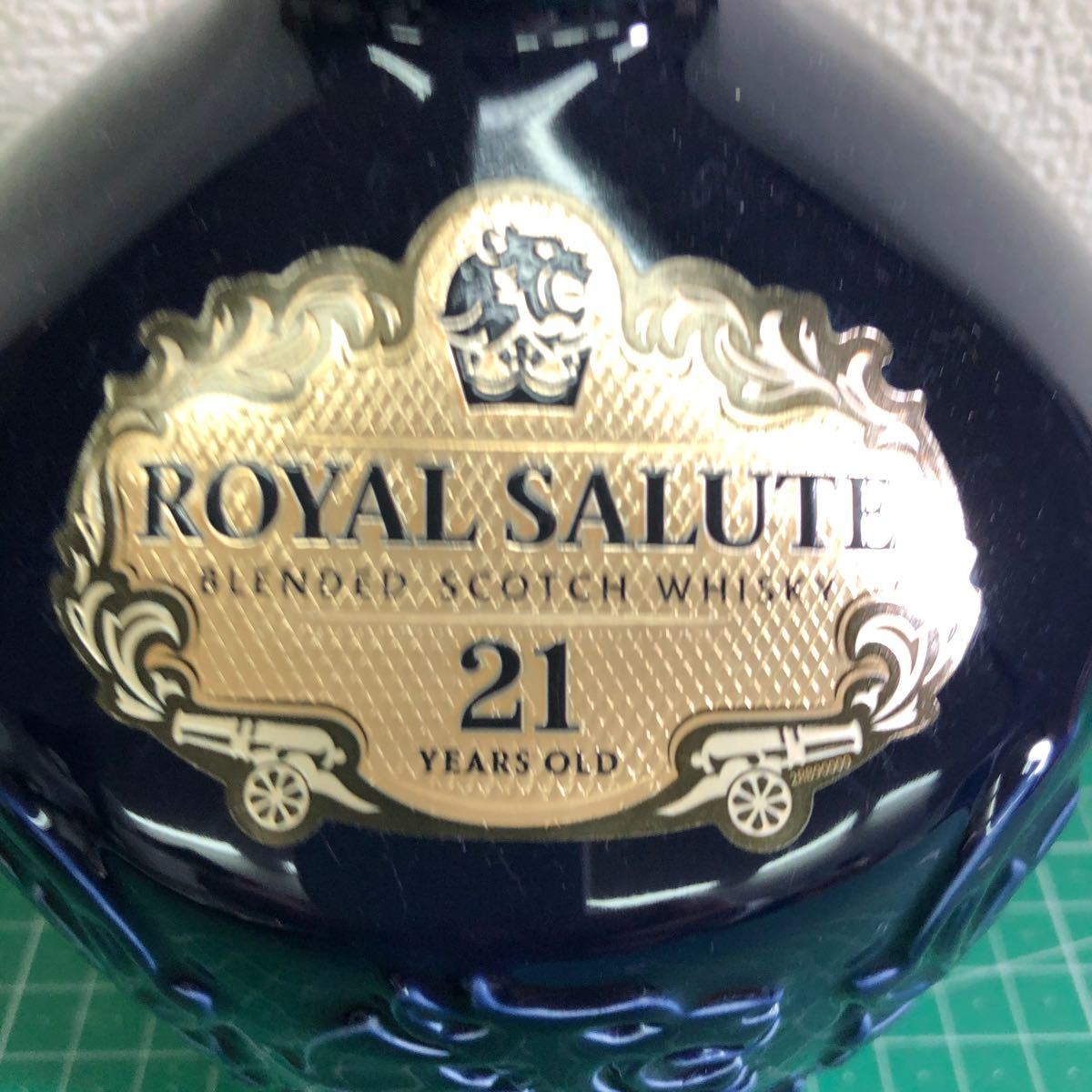 ウイスキー スコッチ　ROYAL SALUTE 21年　青陶器 布巾着袋　700ml 40% 1420g_画像2