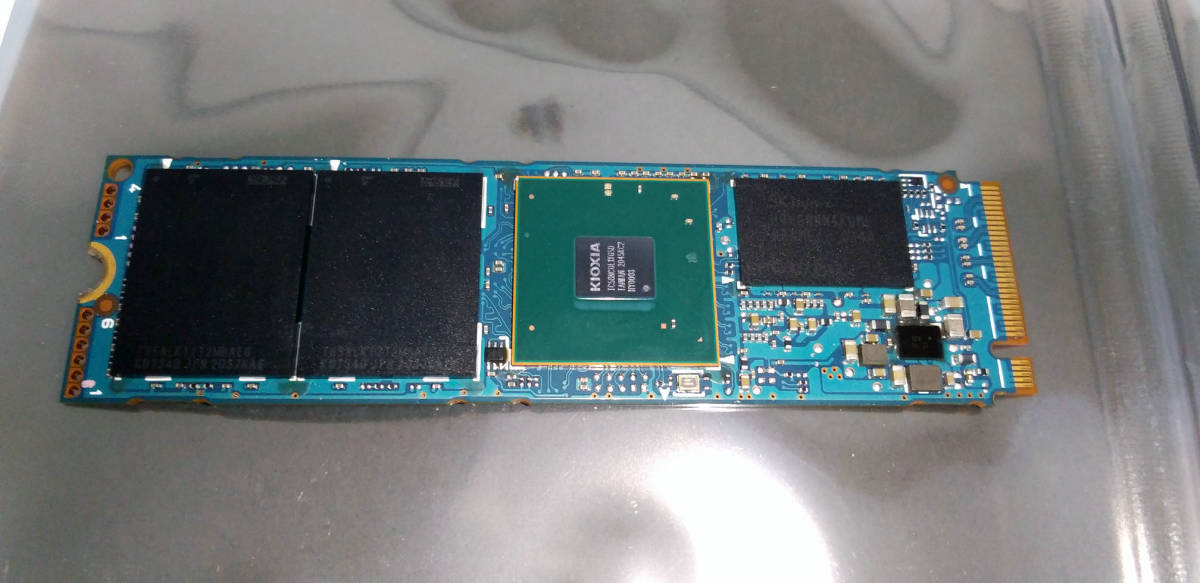 KIOXIA XG7 1TB KXG7AZNV1T02 (PCIe 4 0 Gen4 x4 M 2 NVMe 本体 KIOXIA XG7 1TB KXG7AZNV1T02 (PCIe 4 0 Gen4 x4 M 2 NVMe 本体