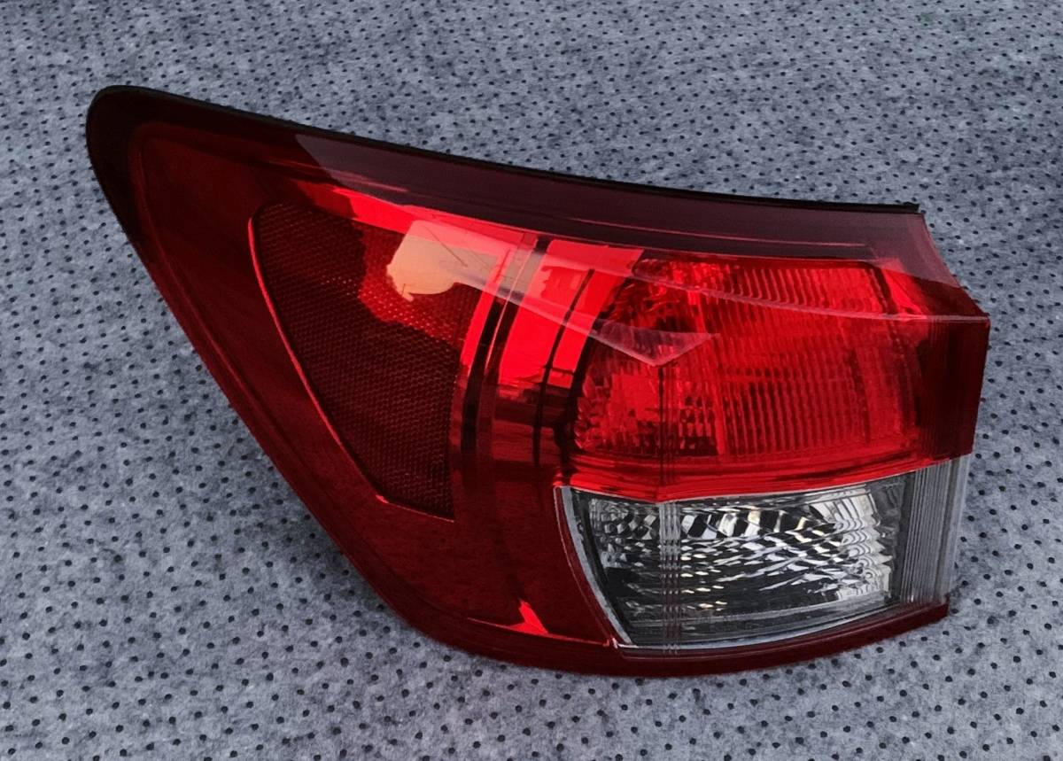 レクサス GSE20系□ 純正 クリア LED テールランプ トランク レクサス GSE20系□ 純正 クリア LED テールランプ トランク