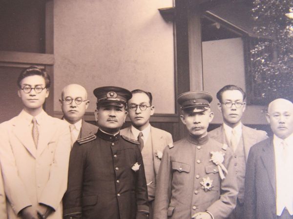 第二次大戦中実物 大日本帝国戦時警察幹部（警視）物 ⑤ 書類や大将との写真_画像2