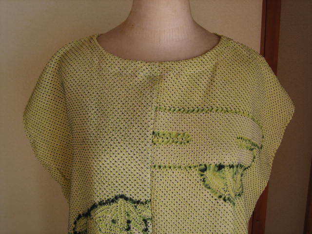３６７ 絞り羽織 黄緑色 模様入り ワンピース ゆったりサイズの画像3